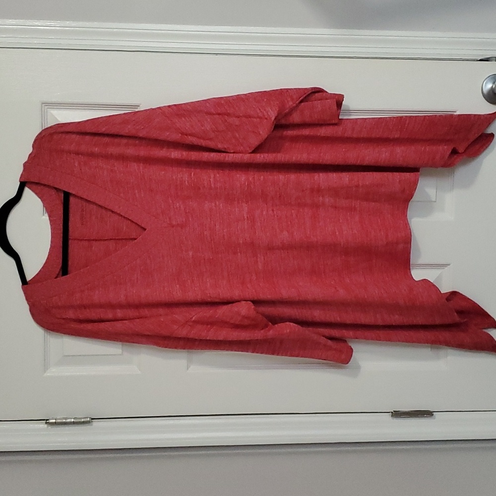 Plush sweater with sharkbite hem